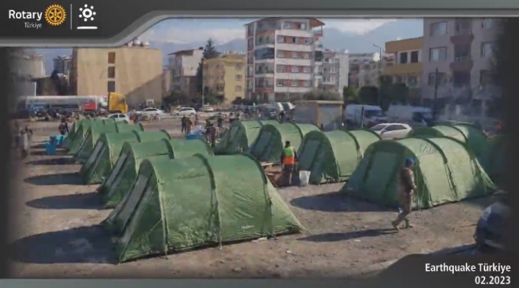 ROTARY Deprem Bölgesinde derhal organize olarak ÇadırKent kurdu