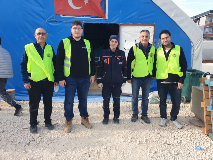 Başkent RK Adıyaman'daki çadırkent'e malzeme götürdü. 6.3.2023