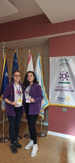 iki bursiyerimiz Eskişehir'deki RYLA'ya gönderildi.