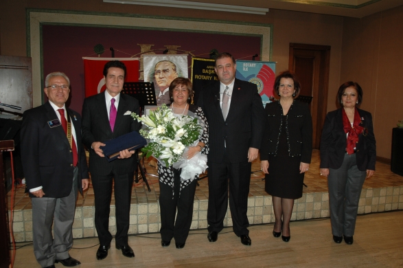 Meslek Hizmetleri Ödülü sanatçı Zekai TUNCA'ya 21.01.2015